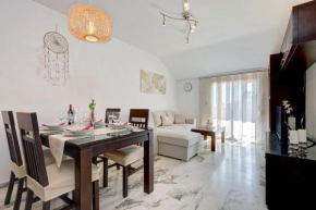 Top Floor Fuengirola Park Apartment with Parking
